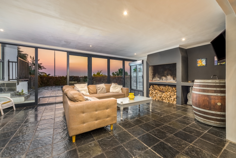 5 Bedroom Property for Sale in Deo Gracia Western Cape